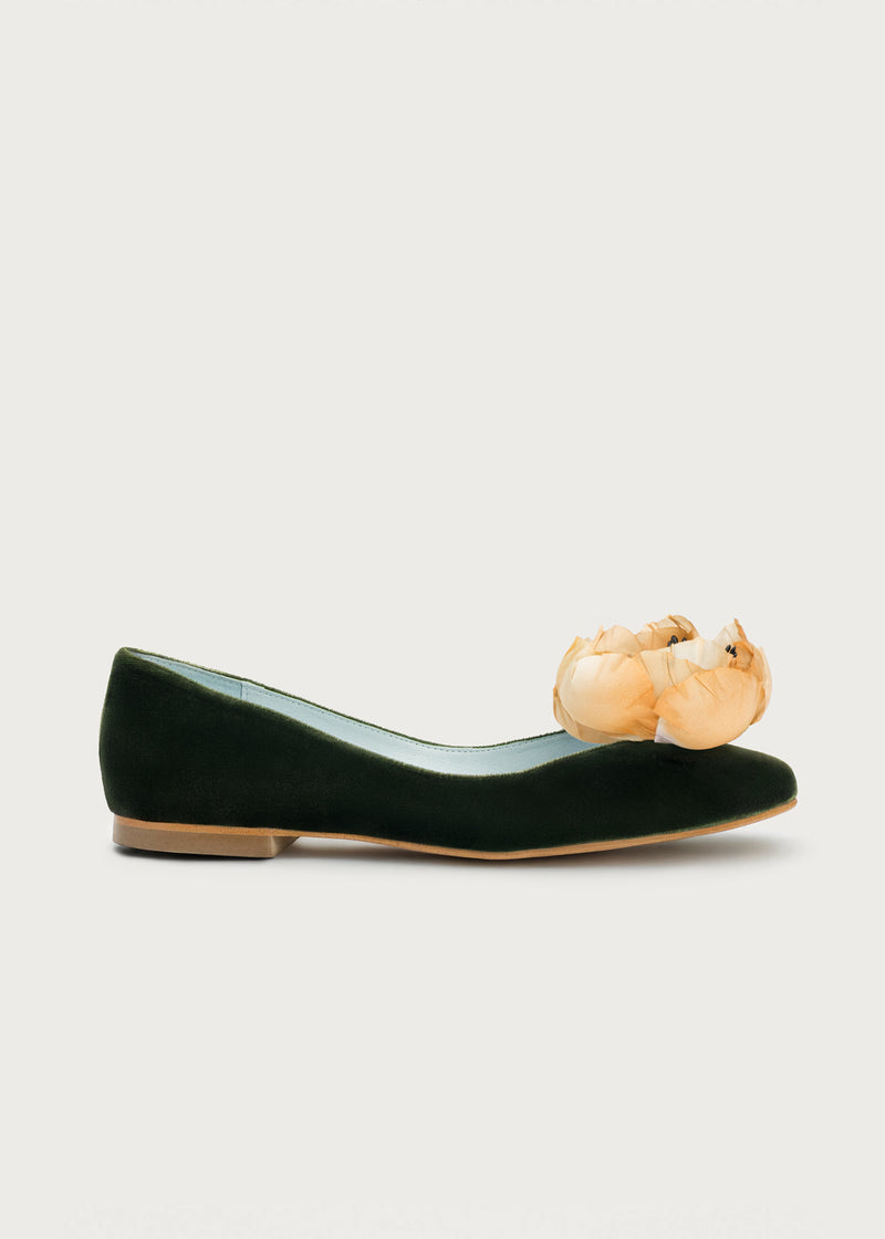 Ballerina Bloom Hunt · Caramel Flower