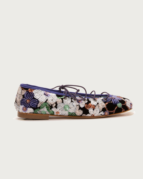 Bailarina II White de defloresyfloreros en terciopelo bordado con lentejuelas multicolor y cordón al tono