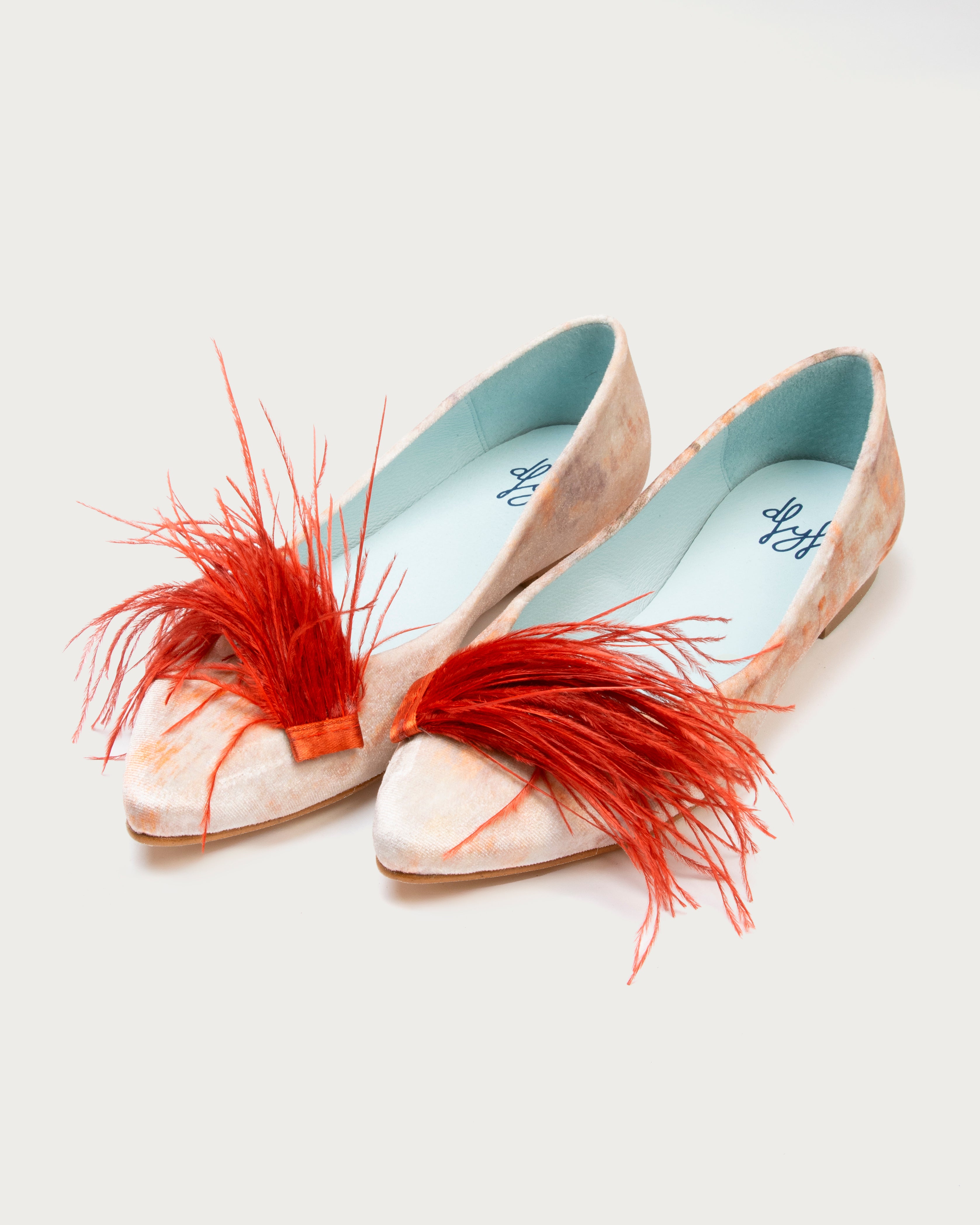 Bailarinas IV de defloresyfloreros en diferentes colores con terciopelo de seda y plumas naturales