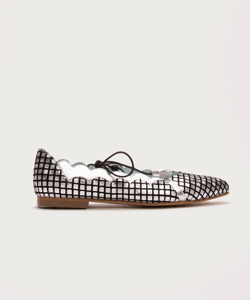 Blucher XIII Silver de defloresyfloreros en piel lisa y piel flocada en cuadros con cordón a contraste