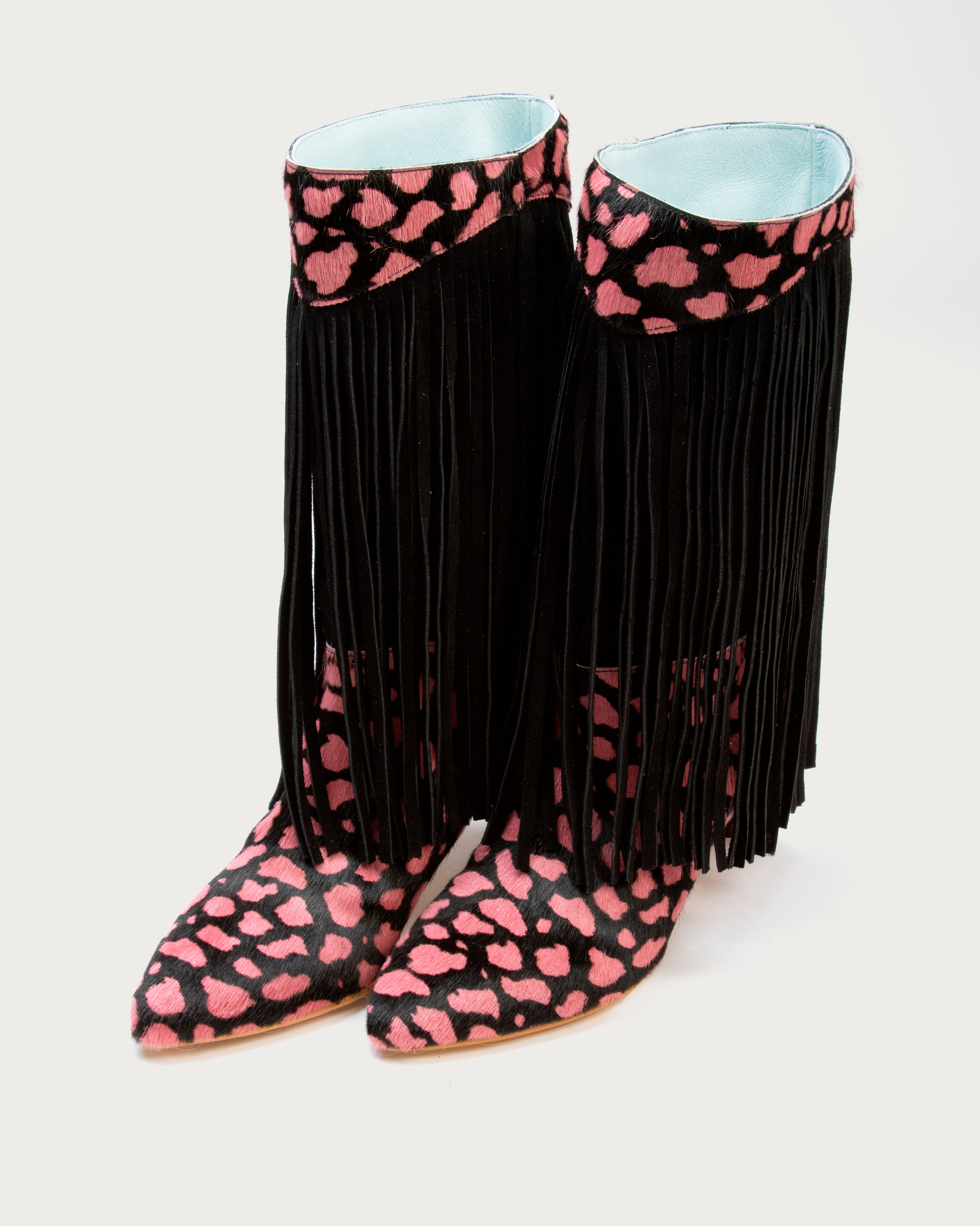 Botas de tacón XVI de defloresyfloreros en diferentes colores con flecos combinados