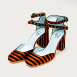 Tacones IX de defloresyfloreros en diferentes colores con escote cuadrado y doble hebilla
