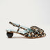 Tacón XIX Leopard de defloresyfloreros en raso animal print con maxi rosa y tacón de bola de 4 cm
