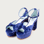 Tacones XXII de defloresyfloreros en diferentes colores con terciopelo de seda grabado y pulsera al tobillo