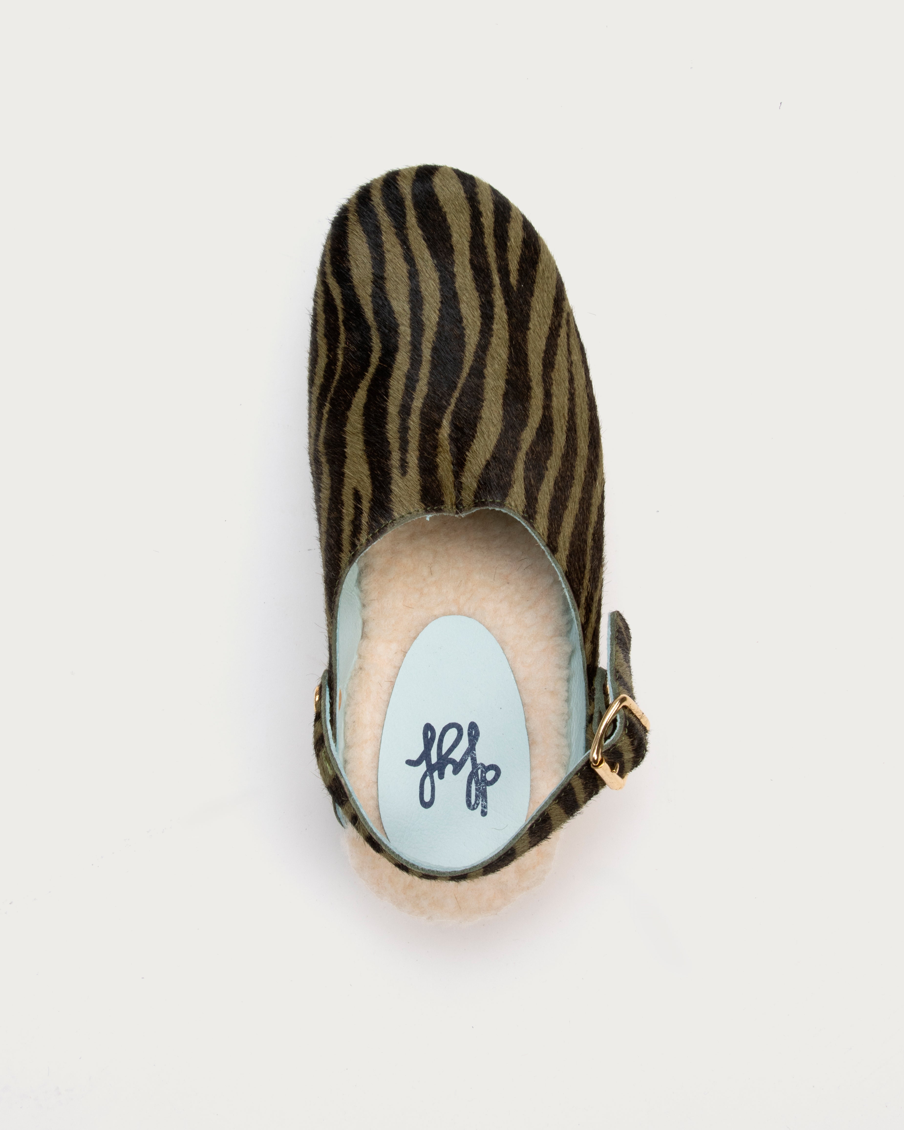 Vista superior del Zueco XXIII Caza con plantilla en lana, animal print y hebilla en el talón