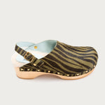 Zueco XXIII Caza de defloresyfloreros con piso de madera, lana, animal print y hebilla en el talón